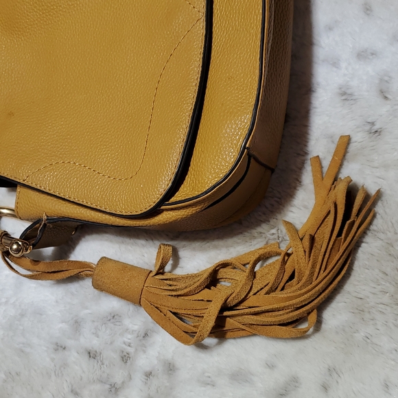 Vince Camuto Caramel Tal Crossbody Leather Saddle Purse w Horseshoe Hardware - Picture 2 of 11